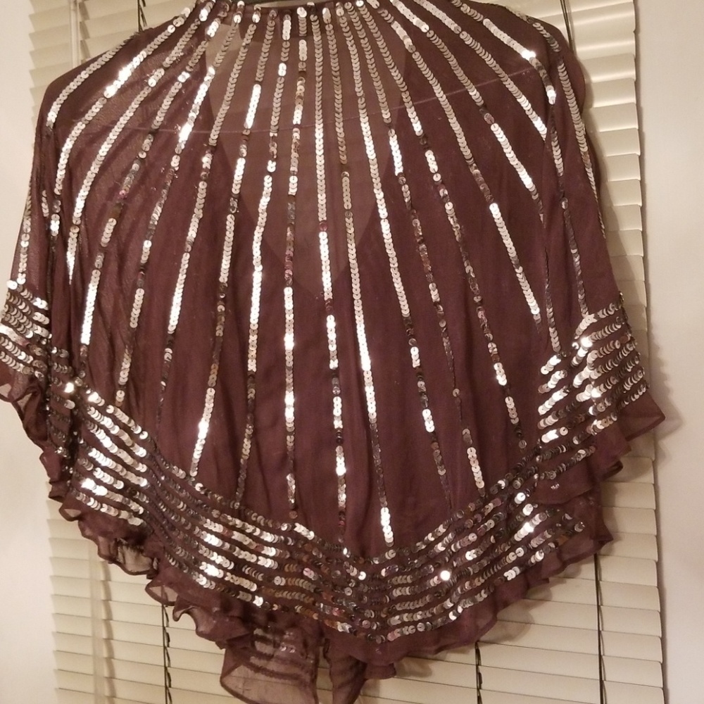 Shawl/Cape - Picture 4 of 8